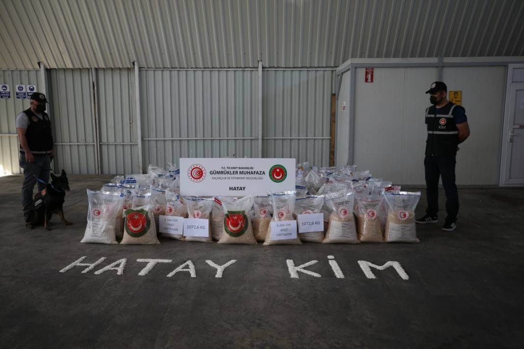 Son büyük baskında ele geçirildi: 'Bina taşı'ndan kilolarca hap çıktı 11