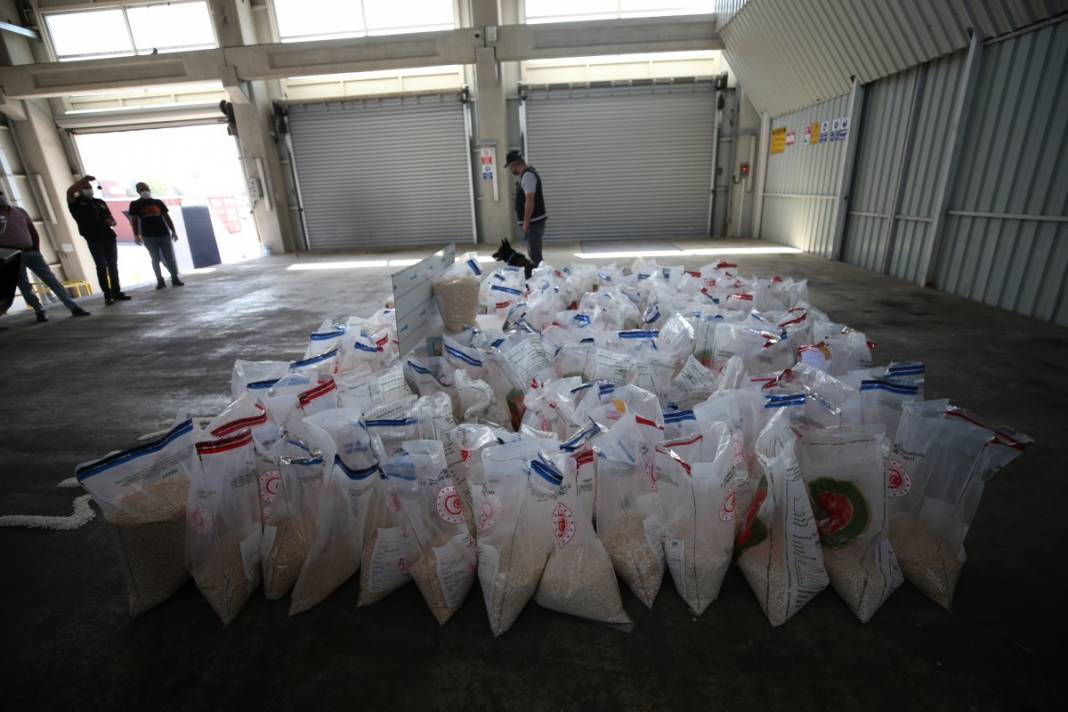 Son büyük baskında ele geçirildi: 'Bina taşı'ndan kilolarca hap çıktı 12