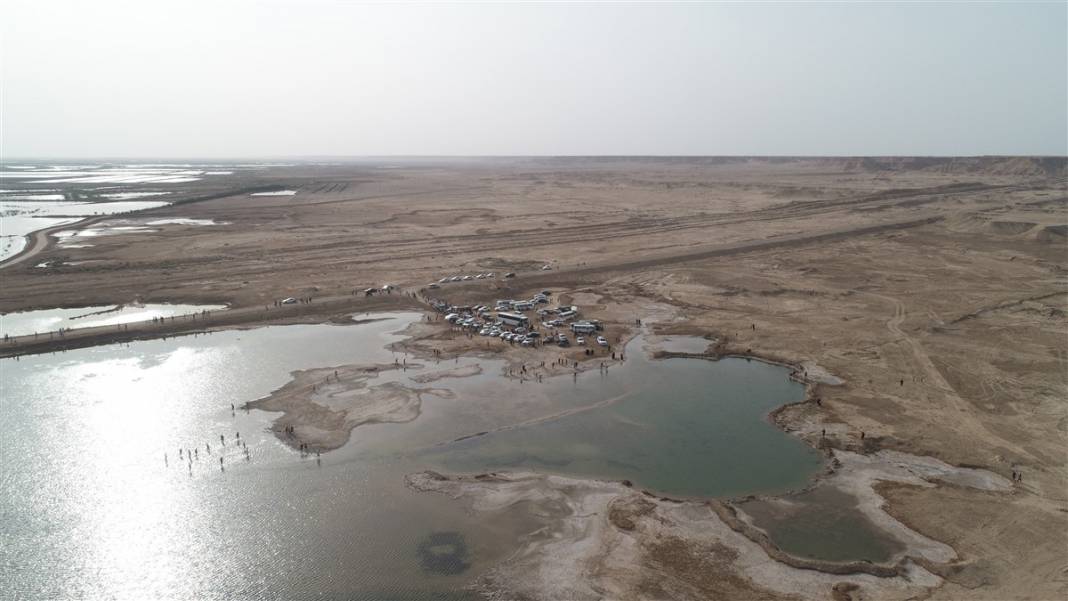 Burası çölün ortasındaki mucize! Görenler gözlerine inanamıyor 14