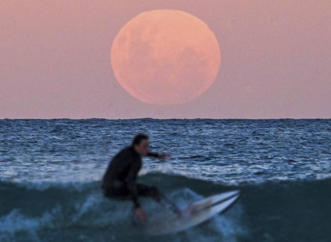 İşte nefes kesen görüntüler: Süper Ay 'çiçek açtı' 3