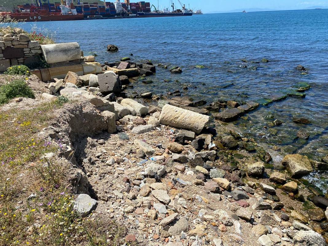 Kyme Antik Kenti'nin son hali yürek sızlatıyor 3