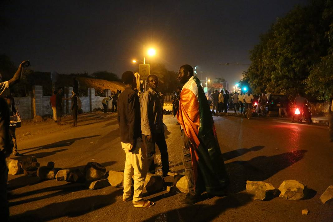 Sudan'daki protestoda 2 kişi hayatını kaybetti 4