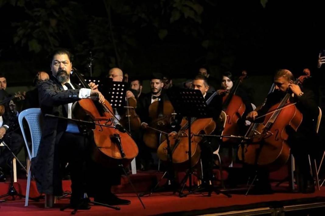 İstanbullular şikayet etmesin! Dünyanın en uzun  trafik sıkışıklığı kaç gün sürdü? 42