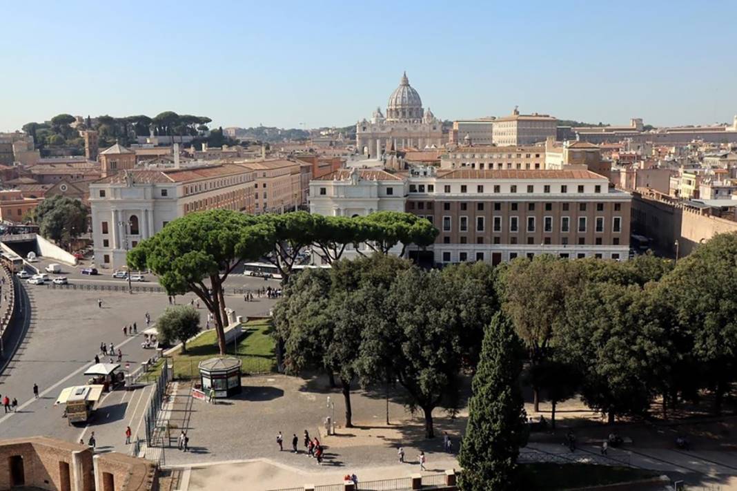 İstanbullular şikayet etmesin! Dünyanın en uzun  trafik sıkışıklığı kaç gün sürdü? 43