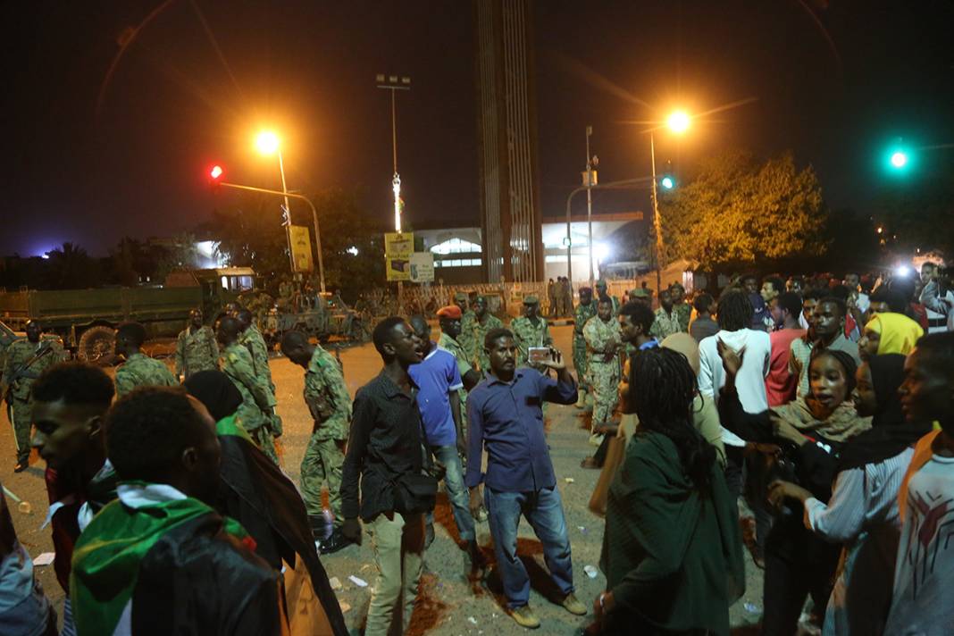 Sudan'daki protestoda 2 kişi hayatını kaybetti 5