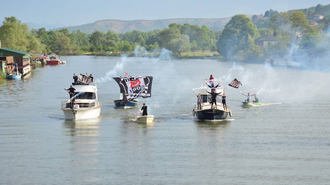 Sakarya Nehri'nde Beşiktaşlıların şampiyonluk turu 5