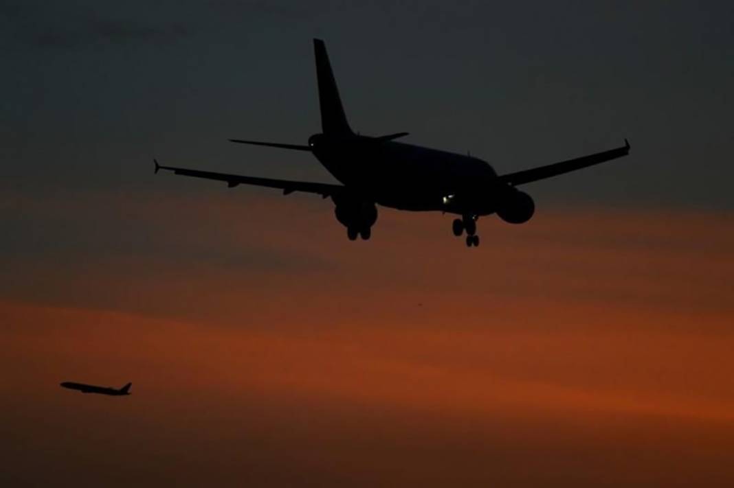 İstanbullular şikayet etmesin! Dünyanın en uzun  trafik sıkışıklığı kaç gün sürdü? 53