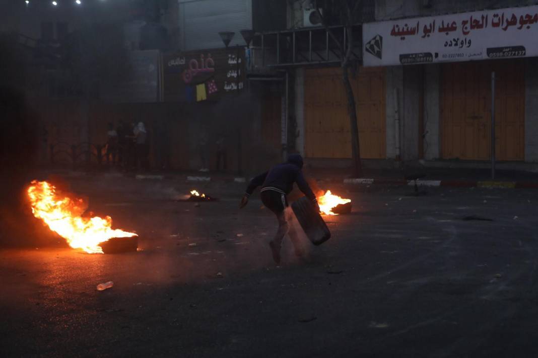 El Halil'de Gazze protestosu 6