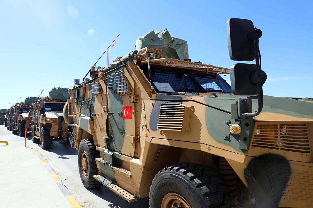 Türk askerleri Hamzabeyli Sınır Kapısı'ndan çıkış yaptı 7