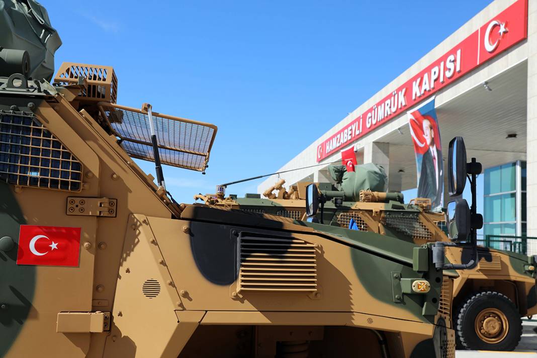 Türk askerleri Hamzabeyli Sınır Kapısı'ndan çıkış yaptı 8