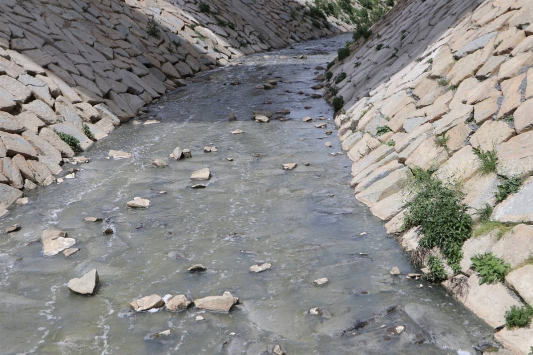 Tedirgin eden ölümler! Buradan tarlalarımızı suluyoruz... 5