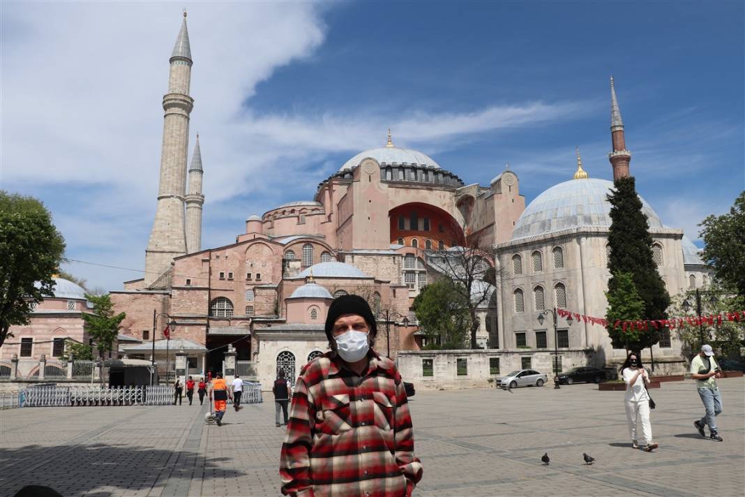 Ayasofya Camii'ne 87 yıl sonra ilk mahya 10