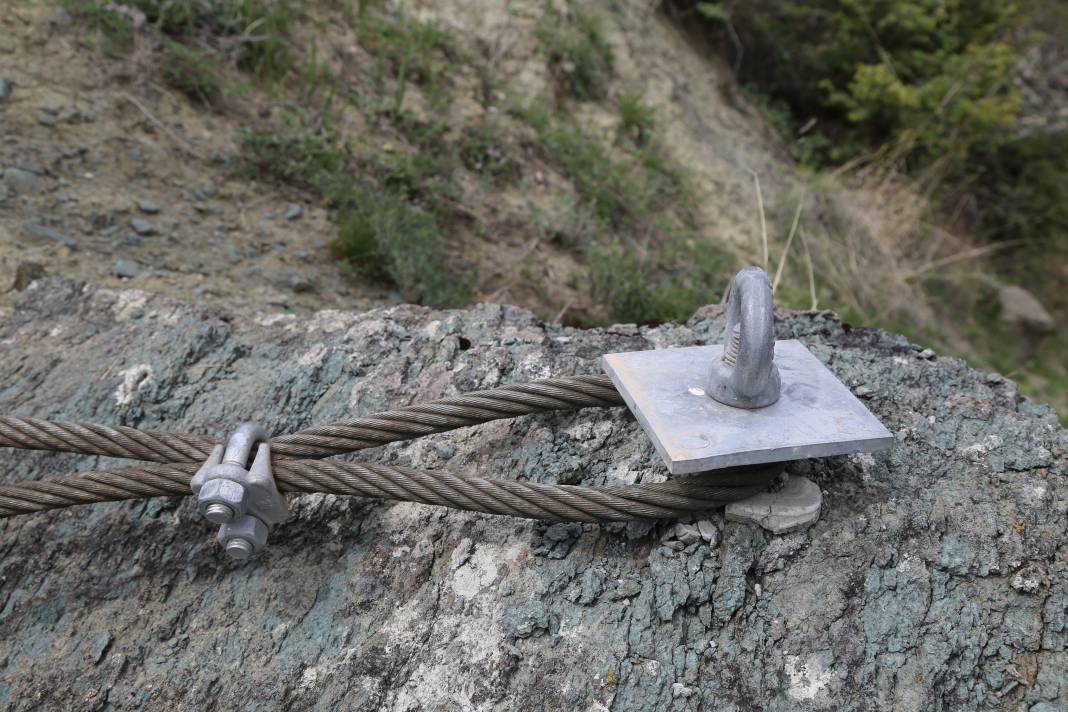 Köylülerin korkulu rüyası: Azrail gibi tepemizde 7