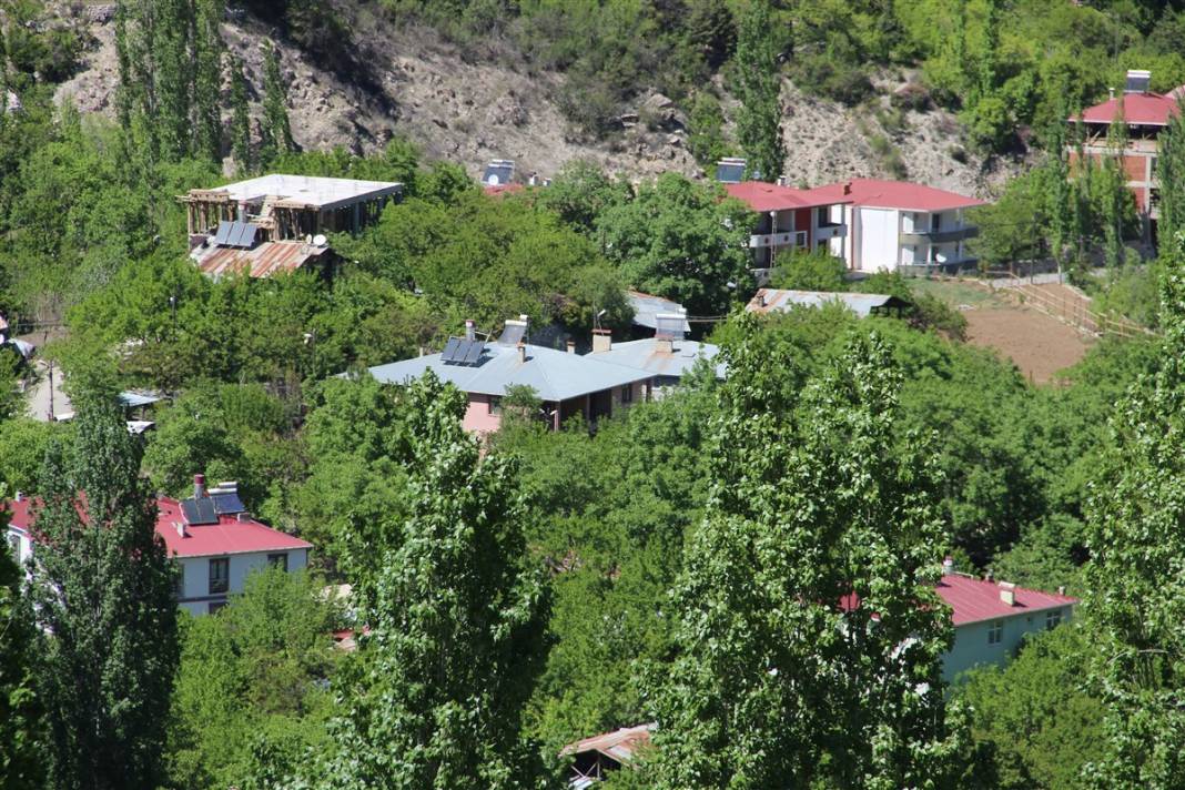 İki dağ arasındaki cennet... Görenler hayran kalıyor 1