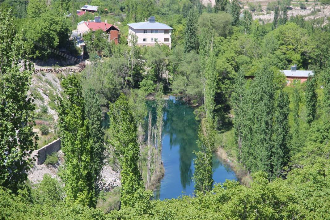 İki dağ arasındaki cennet... Görenler hayran kalıyor 3