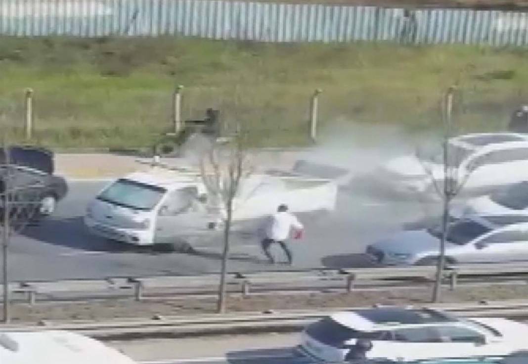 Lüks otomobilin sürücüsü pes dedirtti! İstanbul'da görülmemiş magandalık 2