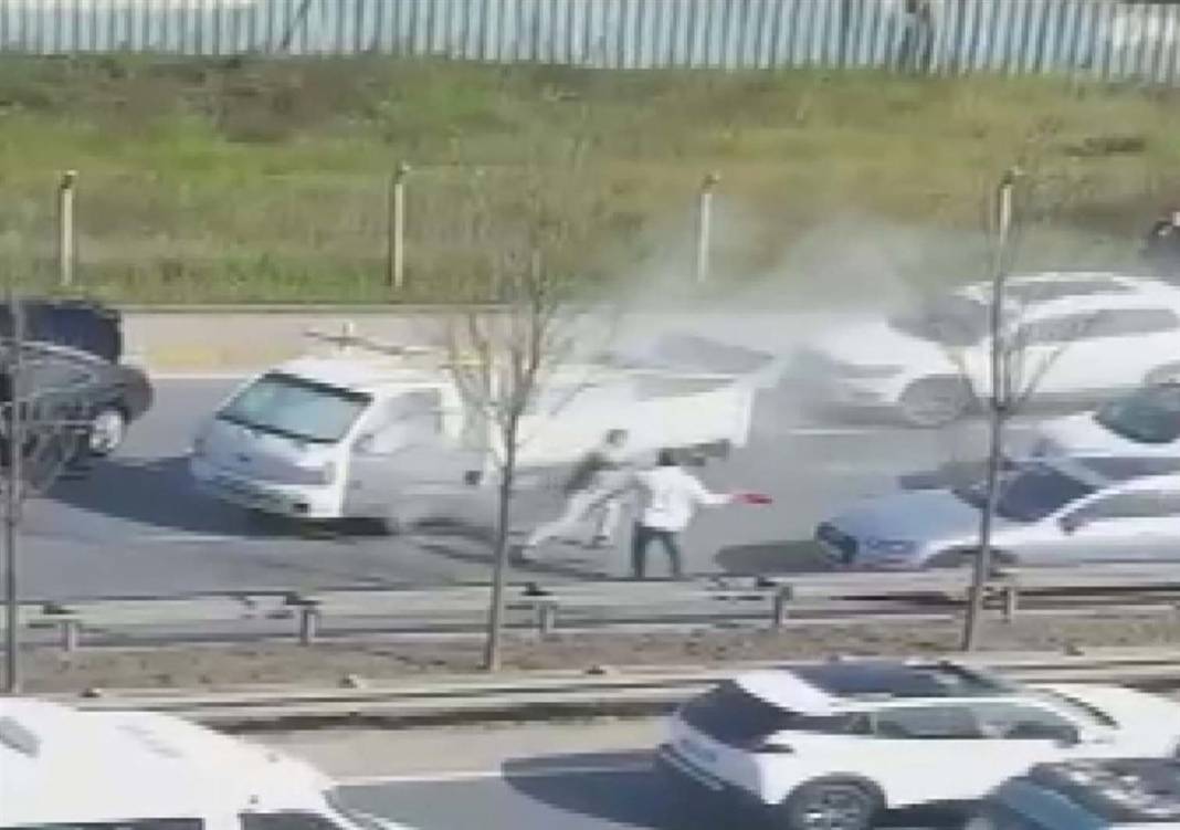 Lüks otomobilin sürücüsü pes dedirtti! İstanbul'da görülmemiş magandalık 4