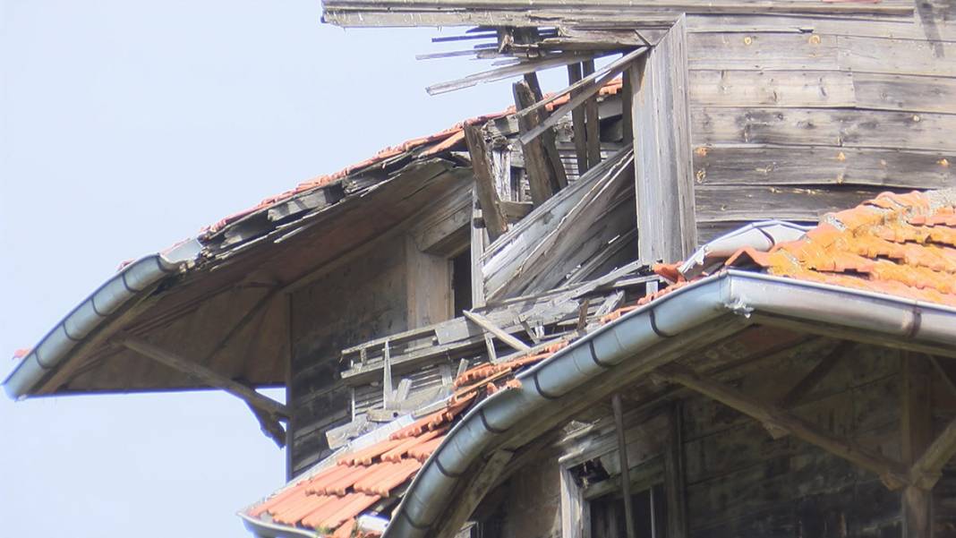 7 ay geçmesine rağmen restorasyon başlamadı... Her an yerle bir olabilir 12