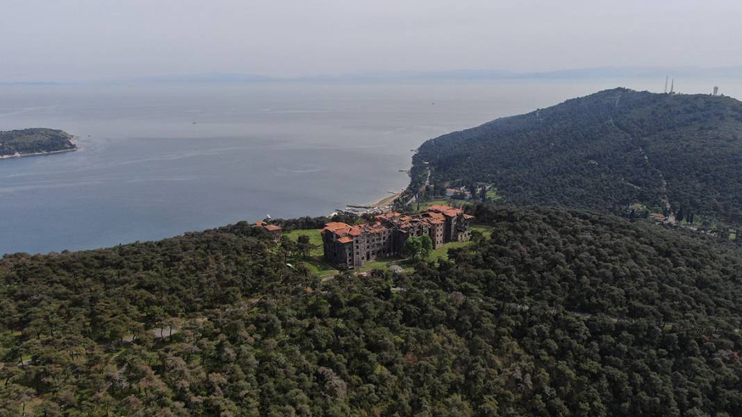 7 ay geçmesine rağmen restorasyon başlamadı... Her an yerle bir olabilir 5