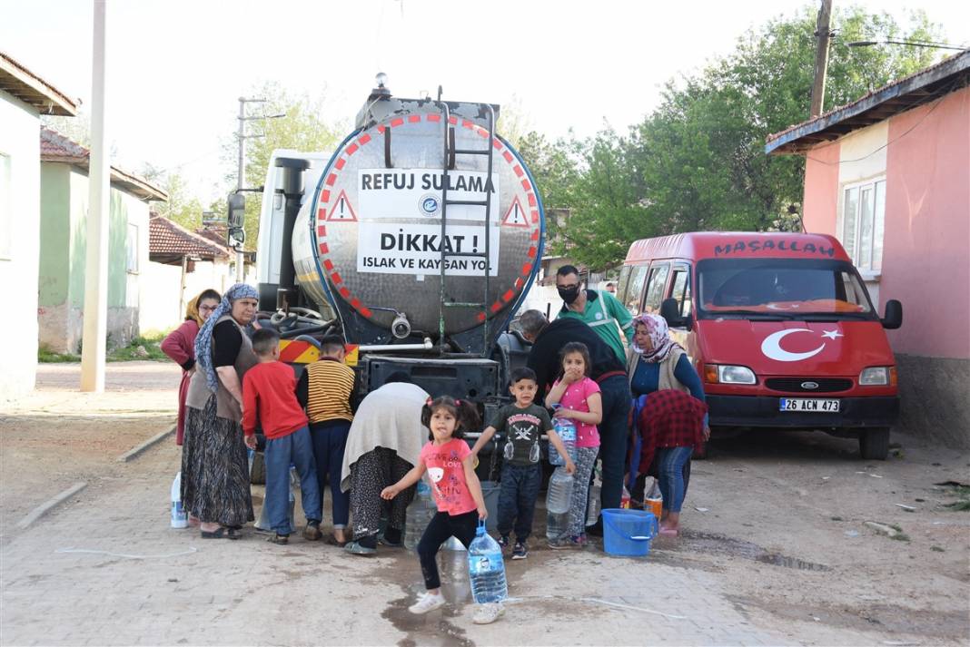Şebeke suyuna zirai ilaç karıştı! Çeşmelerden zehir akıyor 5