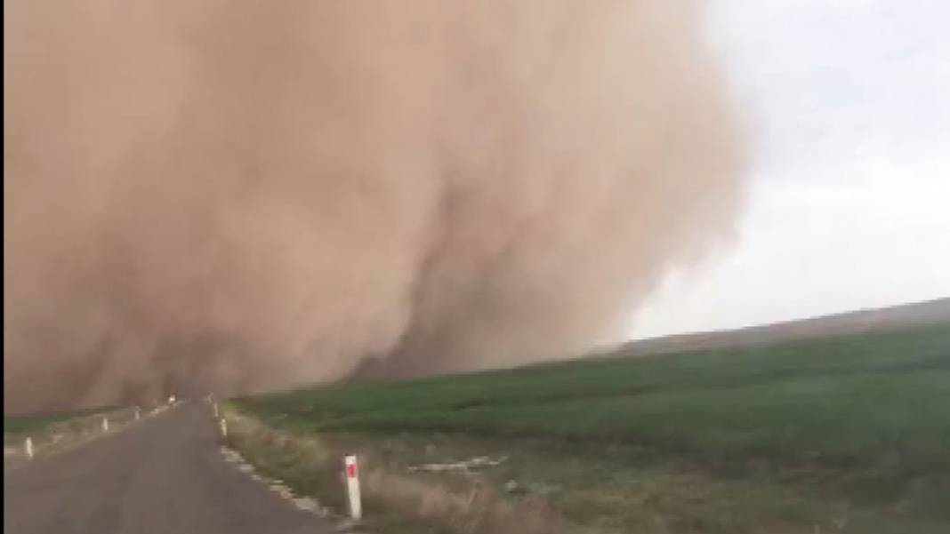 Yer: Konya! Böyle geldi, önüne geleni yuttu 2