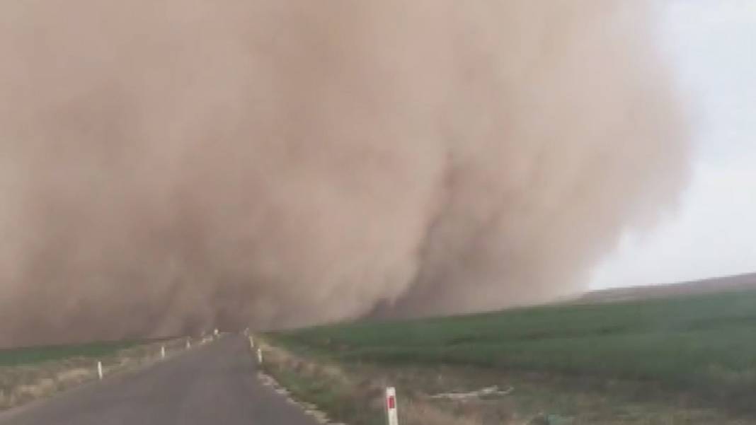 Yer: Konya! Böyle geldi, önüne geleni yuttu 3