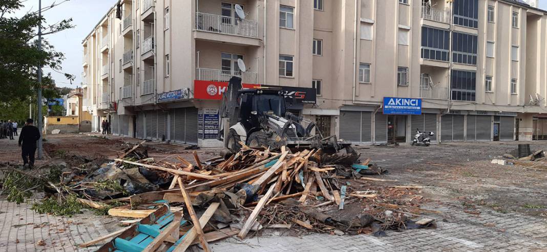 Yer: Konya! Böyle geldi, önüne geleni yuttu 9