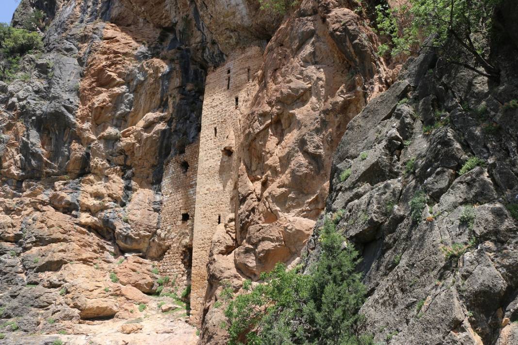 'Torosların Sümelası' tarihi Sin Manastırı keşfedilmeyi bekliyor 5
