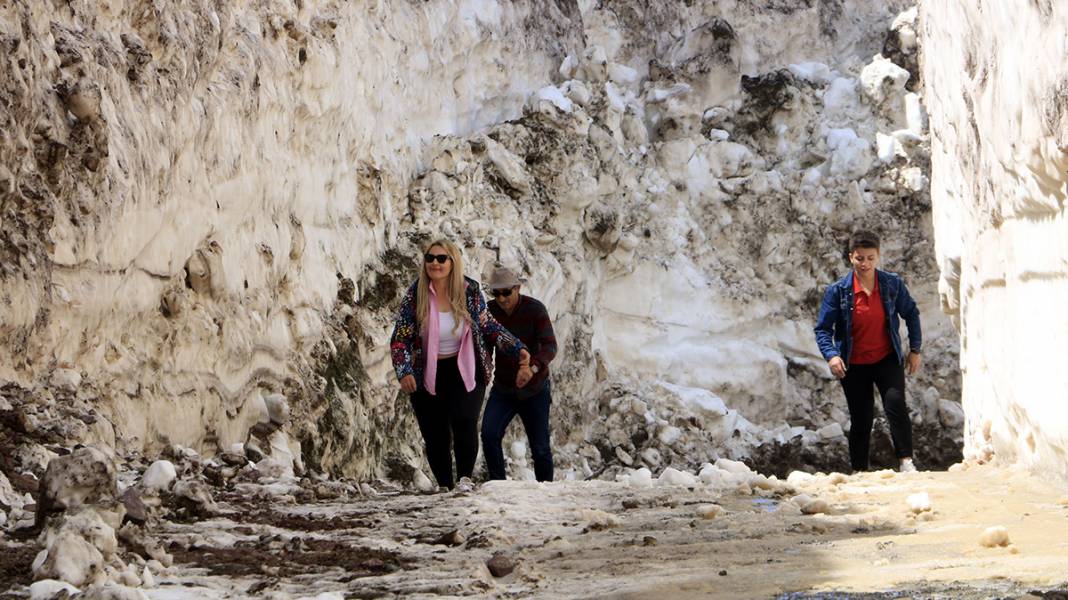 Burası Alaska değil Yüksekova! 8 metre karla mücadele... 11