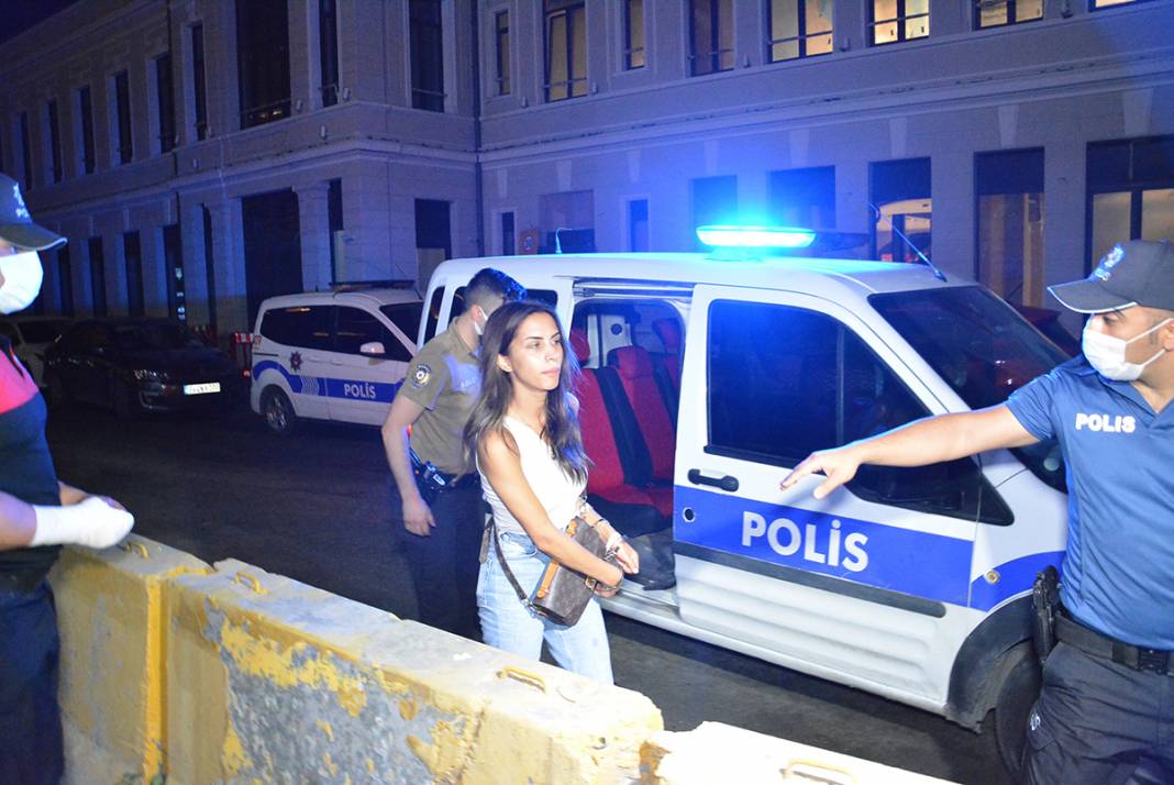 Ünlü oyuncu ve sevgilisi gözaltında: 7'si polis 12 kişiyi bıçakladı... 3