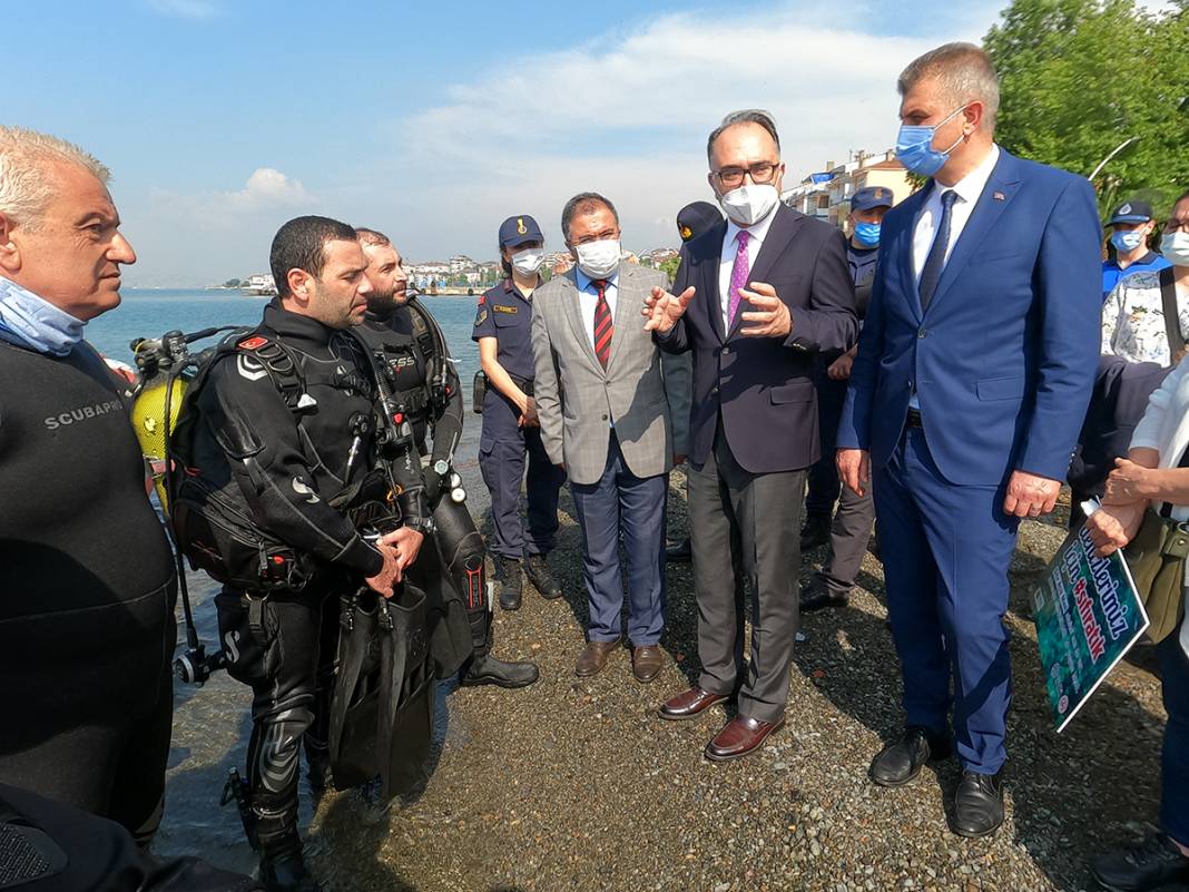 Deniz temizliğine dalış sporcuları da katıldı: Müsilaj örümcek ağlarını andırıyor 3