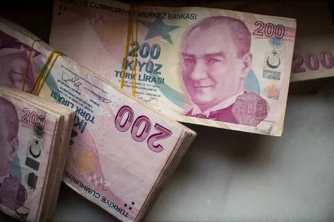 Merkezin dolar hamlesi için kritik tahmin: Canımızı kurtarmayacak 6 ay sonra... 6