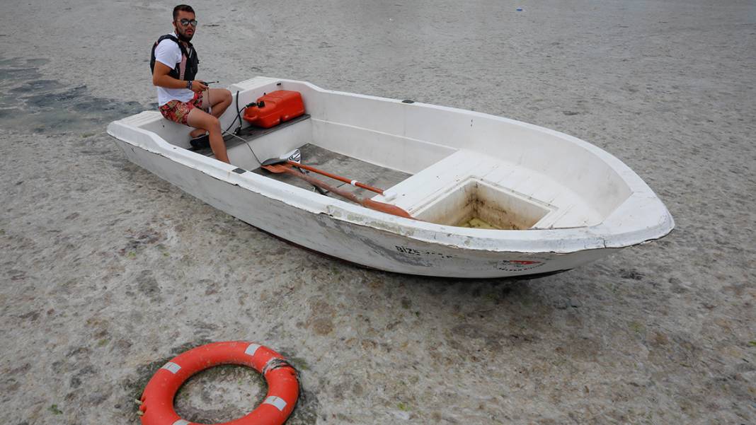 Caddebostan sahilinde yürekleri sızlatan görüntü: Deniz müsilaja teslim 4