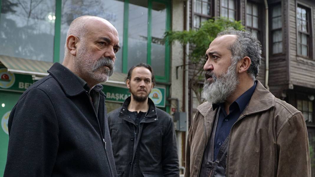 Yamaç dayanamadı! 'Veda etmek zor geldi' diyerek Çukur hayranlarına müjdeyi verdi 4