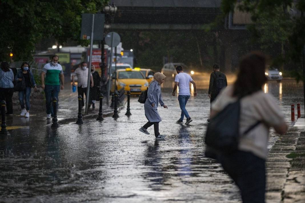 Haftanın ilk günü Meteoroloji'den son dakika  uyarısı: Kuvvetli sağanak yağış geliyor 3