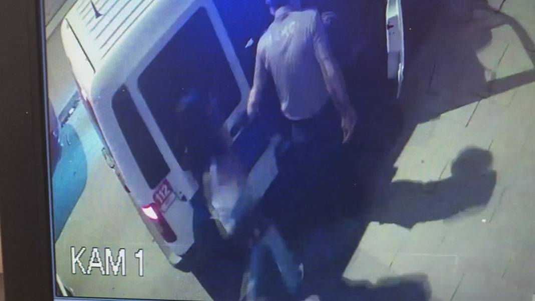 Ünlü oyuncu ve sevgilisi gözaltında: 7'si polis 12 kişiyi bıçakladı... 8