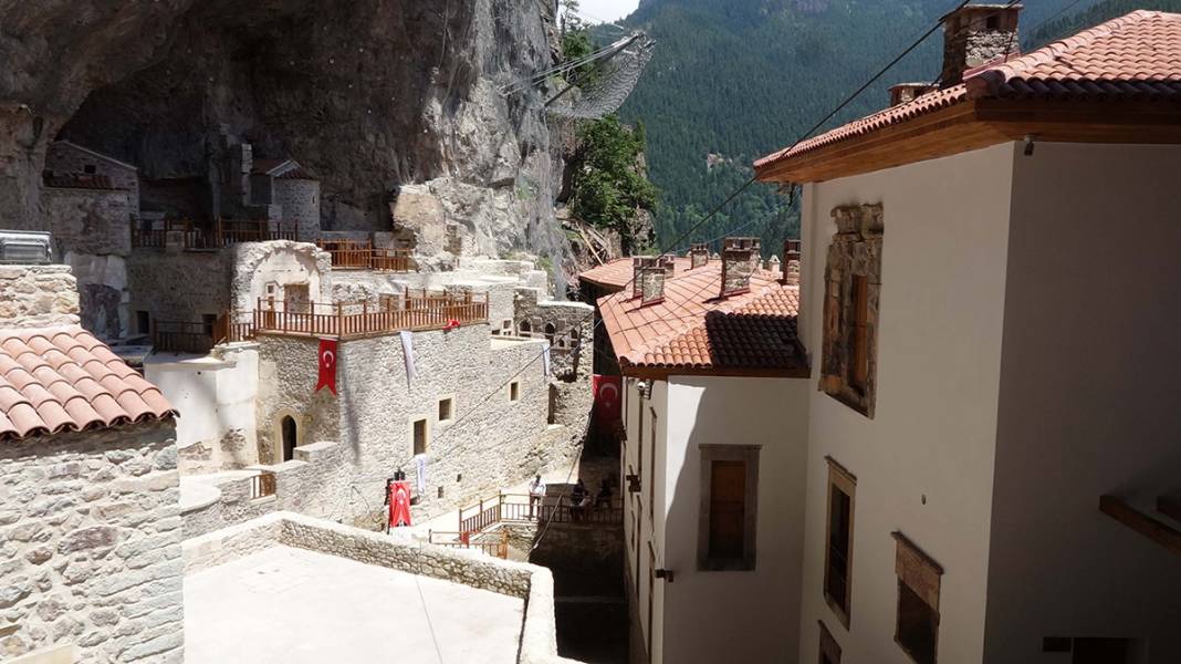 Sümela Manastırı'ndaki gizli mekanlar ziyarete açıldı 9