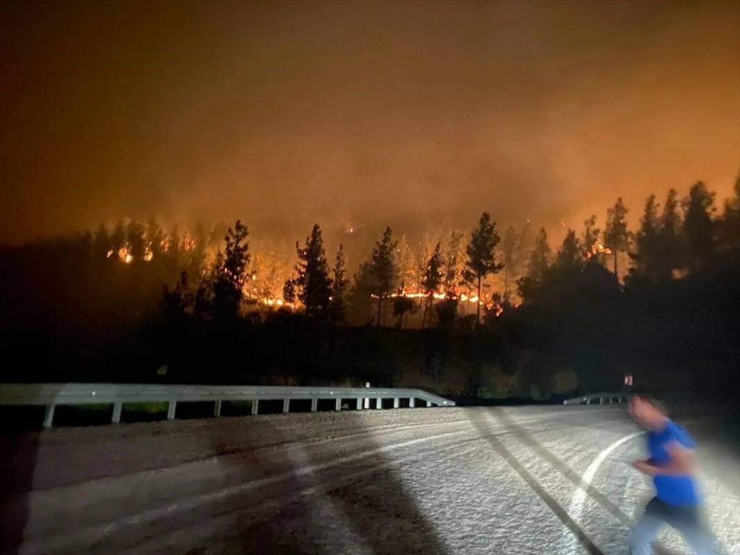 Akdeniz yanıyor! Yangın fırtınası 4 ili sardı 20