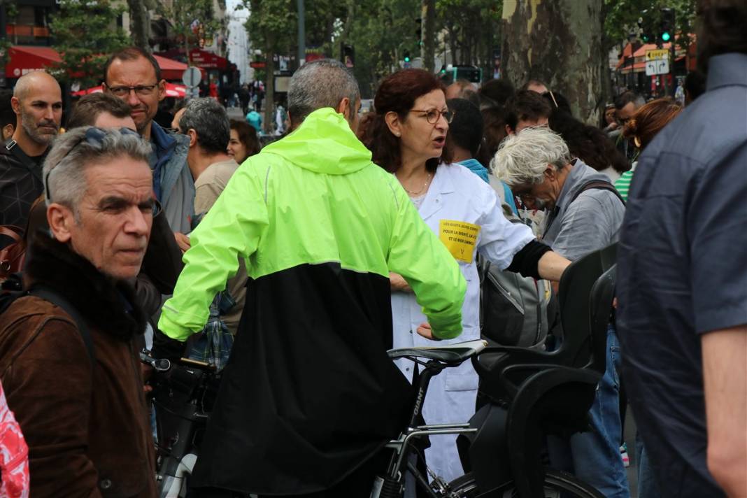 Fransa'da 'zorunlu aşı' protestosu: Diktatörlükle mücadele ediyoruz 7