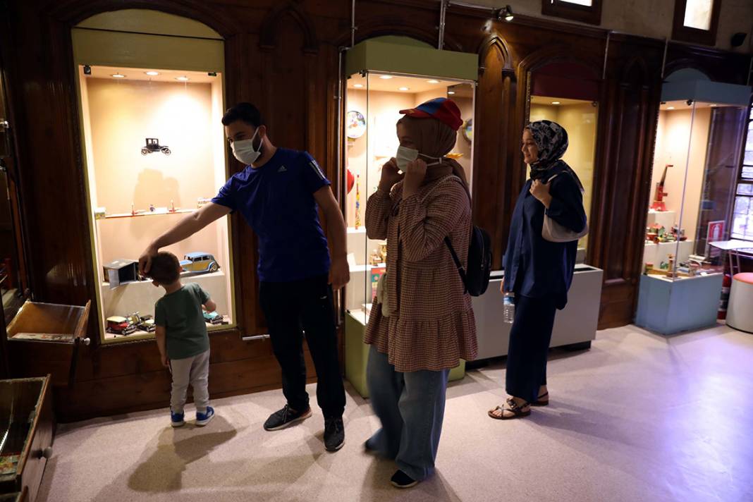 Mağarada yüzlerce yıllık oyuncaklar sergileniyor 6