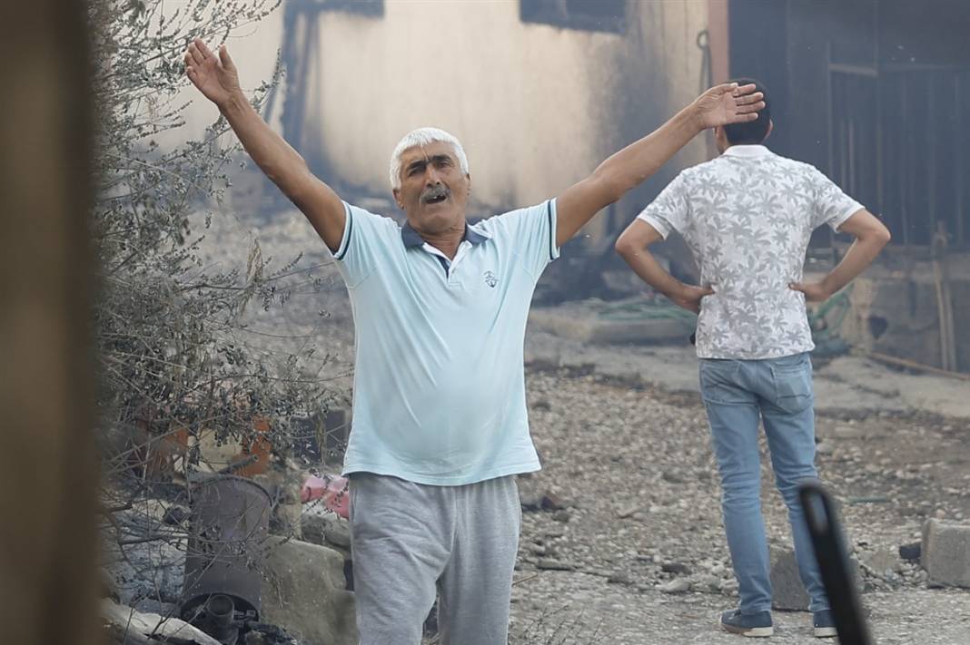 Cumhuriyet tarihinin en büyük yangını devam ediyor! 2 mahalle daha boşaltıldı 42