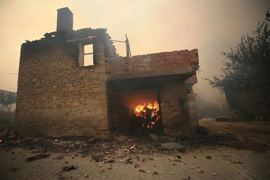 Akdeniz yanıyor! Yangın fırtınası 4 ili sardı 8