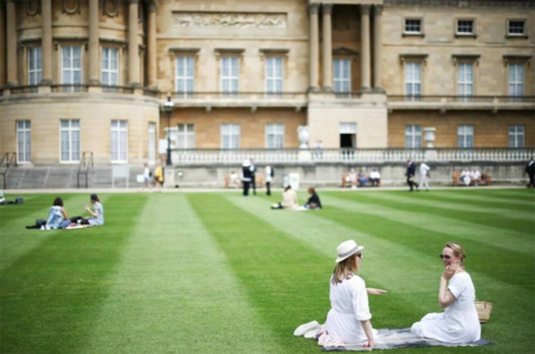 İngiltere tarihinde bir ilk! Buckingham Sarayı'nda halkın royal pikniği 11