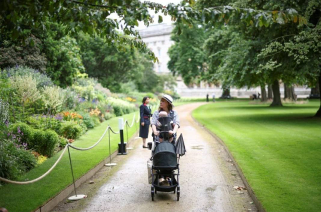 İngiltere tarihinde bir ilk! Buckingham Sarayı'nda halkın royal pikniği 13
