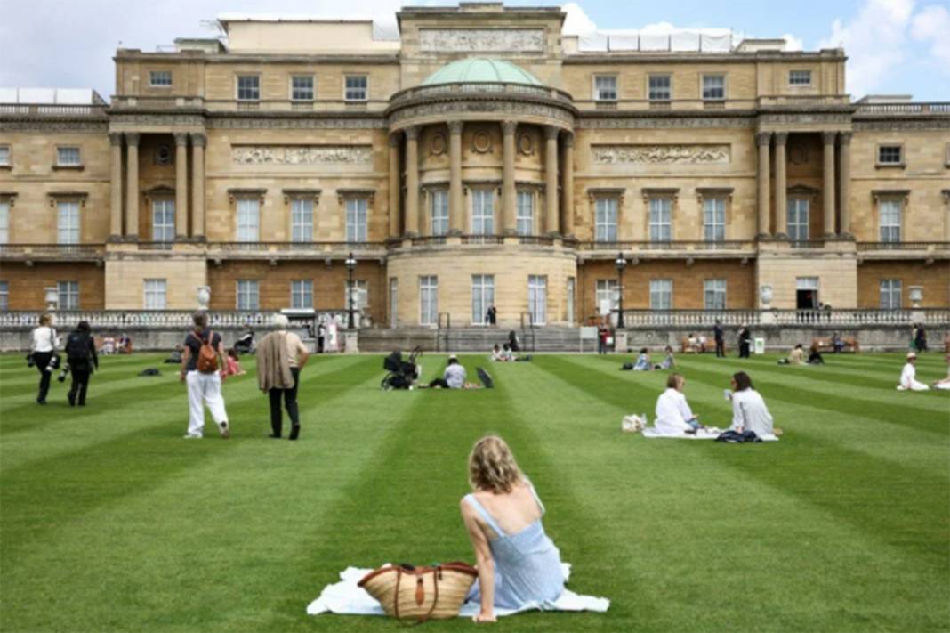 İngiltere tarihinde bir ilk! Buckingham Sarayı'nda halkın royal pikniği 14