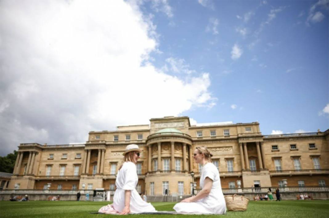 İngiltere tarihinde bir ilk! Buckingham Sarayı'nda halkın royal pikniği 3