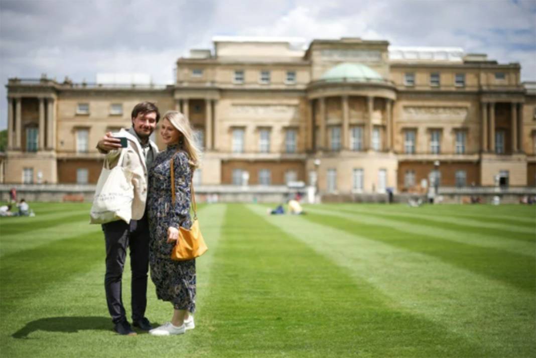 İngiltere tarihinde bir ilk! Buckingham Sarayı'nda halkın royal pikniği 5