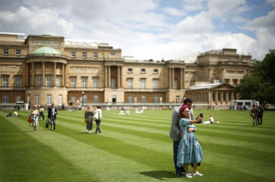 İngiltere tarihinde bir ilk! Buckingham Sarayı'nda halkın royal pikniği 7