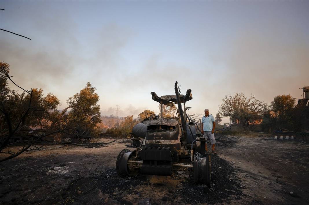 Cumhuriyet tarihinin en büyük yangını devam ediyor! 2 mahalle daha boşaltıldı 46