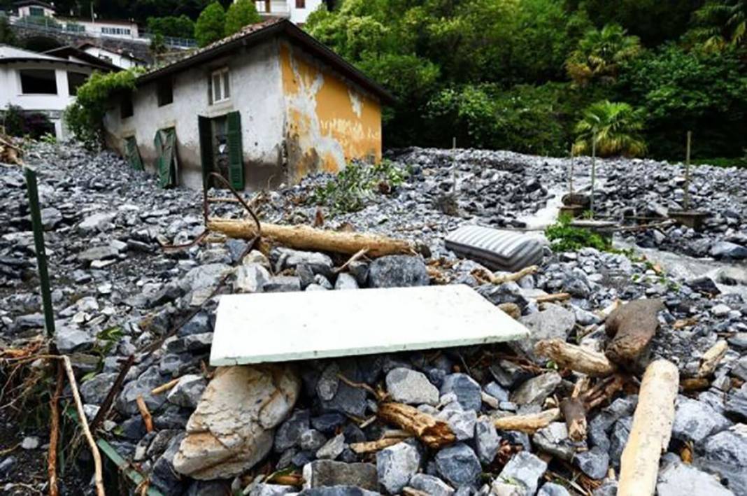 Almanya ve Belçika'nın ardından İtalya'yı da sel vurdu 3